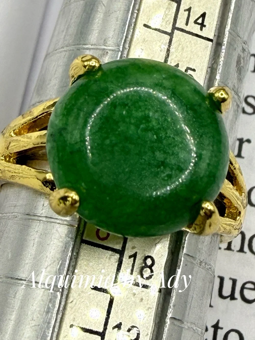 Gold and green jade gem ring